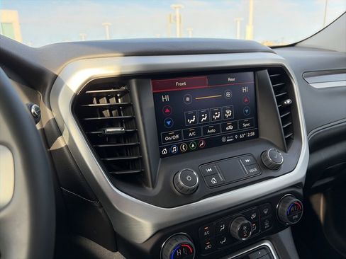 Used 2023 GMC Acadia SLT image 23