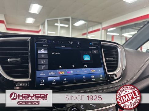 New 2026 Chrysler Pacifica Limited w/ S Appearance Package AWD/4WD image 24