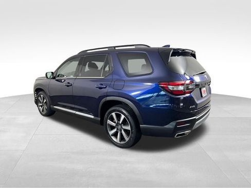Used 2023 Honda Pilot Touring image 4