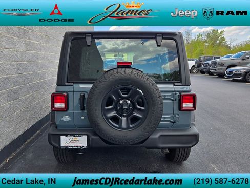 Used 2024 Jeep Wrangler Unlimited Sport AWD/4WD image 4