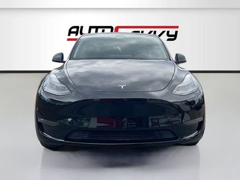 Used 2024 Tesla Model Y Long Range AWD/4WD image 2