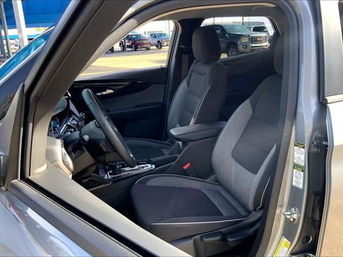 Used 2026 Chevrolet TrailBlazer LT w/ LT Cold Weather Package image 16