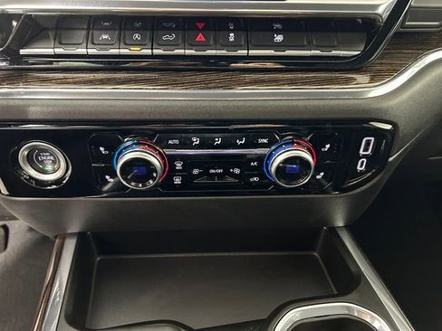 Used 2023 GMC Sierra 1500 Elevation image 25