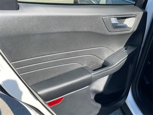 New 2025 Ford Escape SE image 19