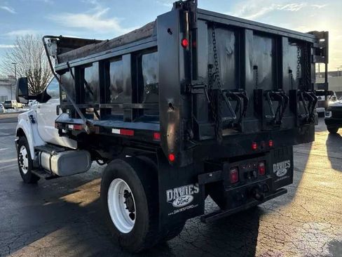 Used 2017 Ford F750 2WD Regular Cab Super Duty image 6