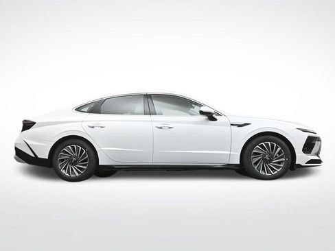 New 2026 Hyundai Sonata Limited FWD image 15