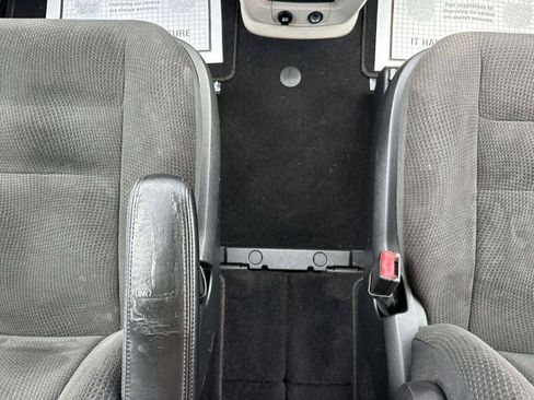 Used 2018 Dodge Grand Caravan SE w/ UConnect Hands-Free Group FWD image 25