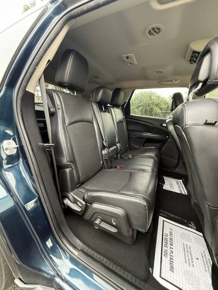 Used 2015 Dodge Journey Crossroad w/ Flexible Seating Group FWD image 14
