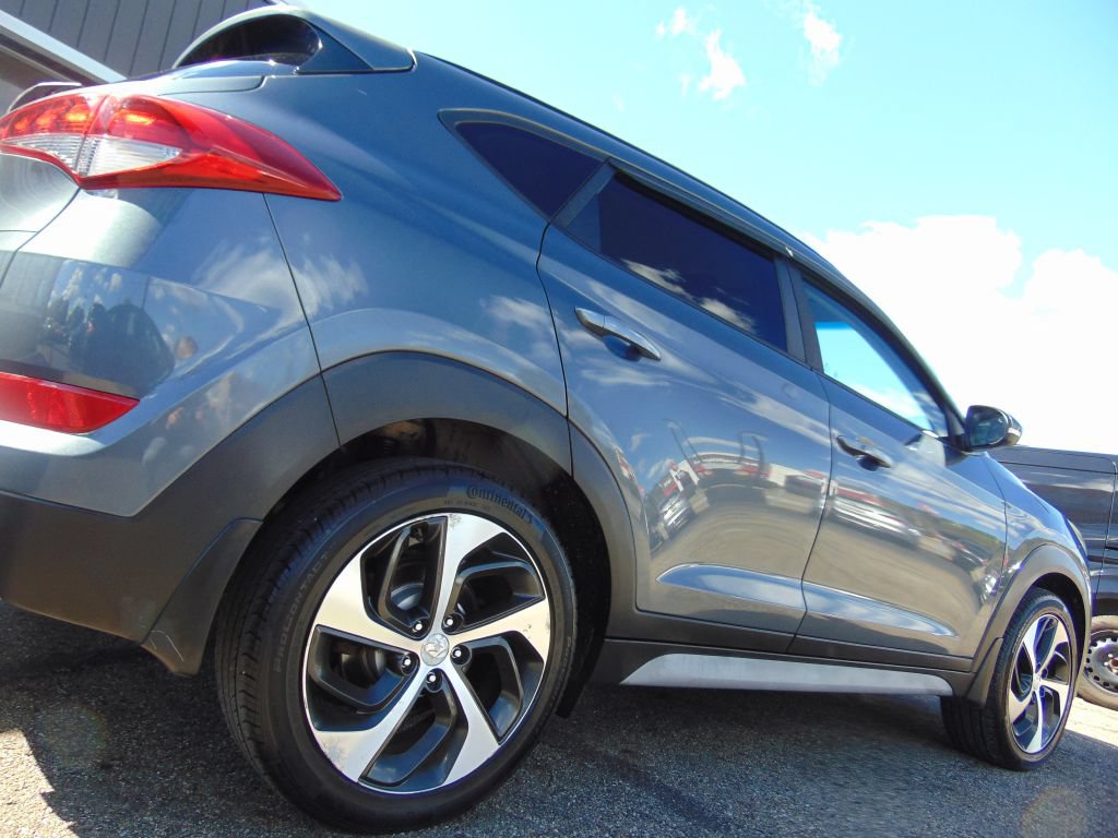 Used 2018 Hyundai Tucson Value w/ Cargo Package AWD/4WD image 15