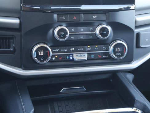Used 2024 Ford Expedition Max XLT RWD image 31
