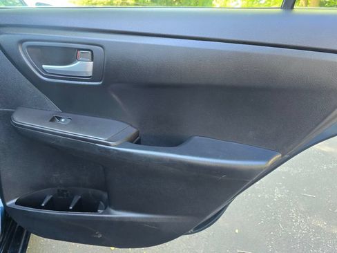 Used 2016 Toyota Camry SE w/ Moonroof Package FWD image 21