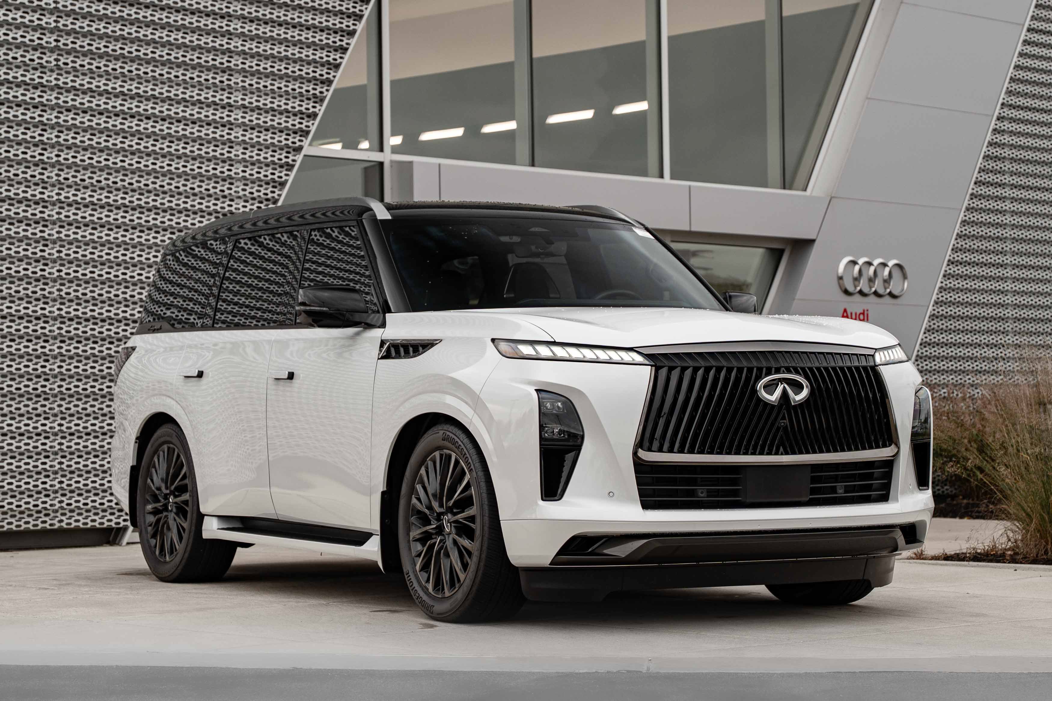 Used 2026 INFINITI QX80 Autograph w/ Premium Cargo Package AWD/4WD image 1