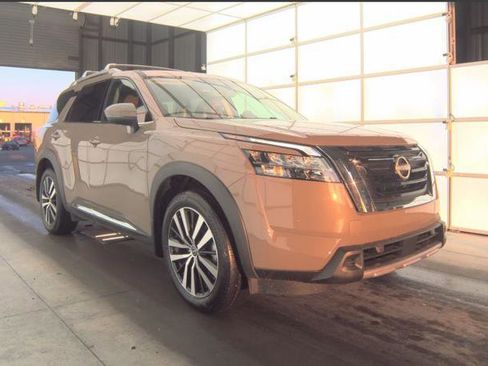 Used 2024 Nissan Pathfinder Platinum w/ Cargo Package image 4