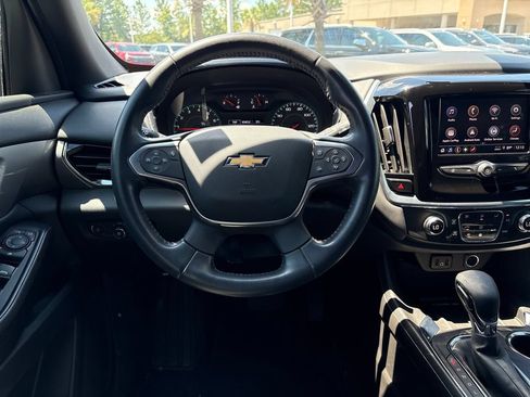 Used 2022 Chevrolet Traverse LT FWD image 7
