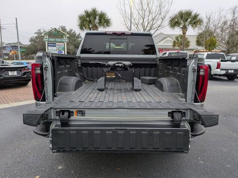 Used 2024 GMC Sierra 2500 Denali Ultimate image 13