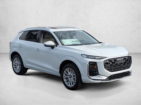 New 2026 Audi Q3 quattro 2.0T AWD/4WD image 5