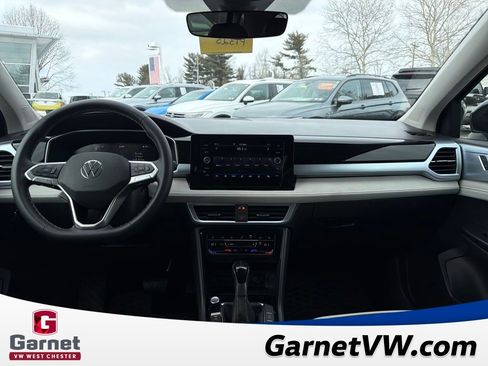 Certified 2025 Volkswagen Taos SE image 13