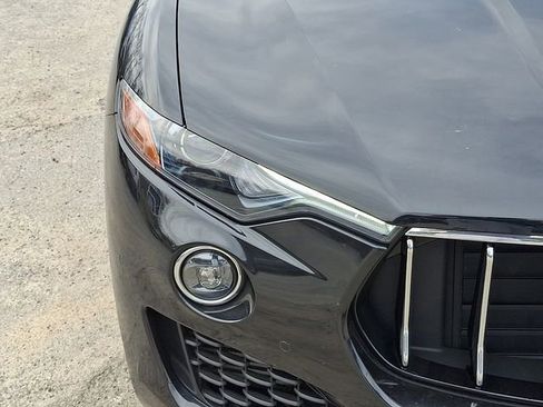 Used 2020 Maserati Levante image 30