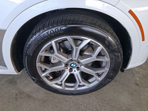 Used 2025 BMW X7 xDrive40i image 10