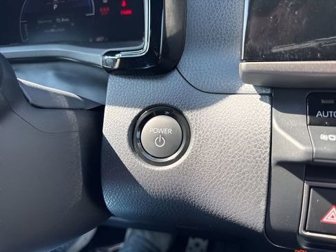 Used 2026 Toyota Camry SE image 21