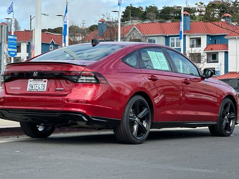 Used 2025 Honda Accord Sport image 3