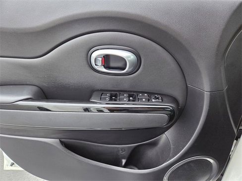 Used 2016 Kia Soul ! image 16