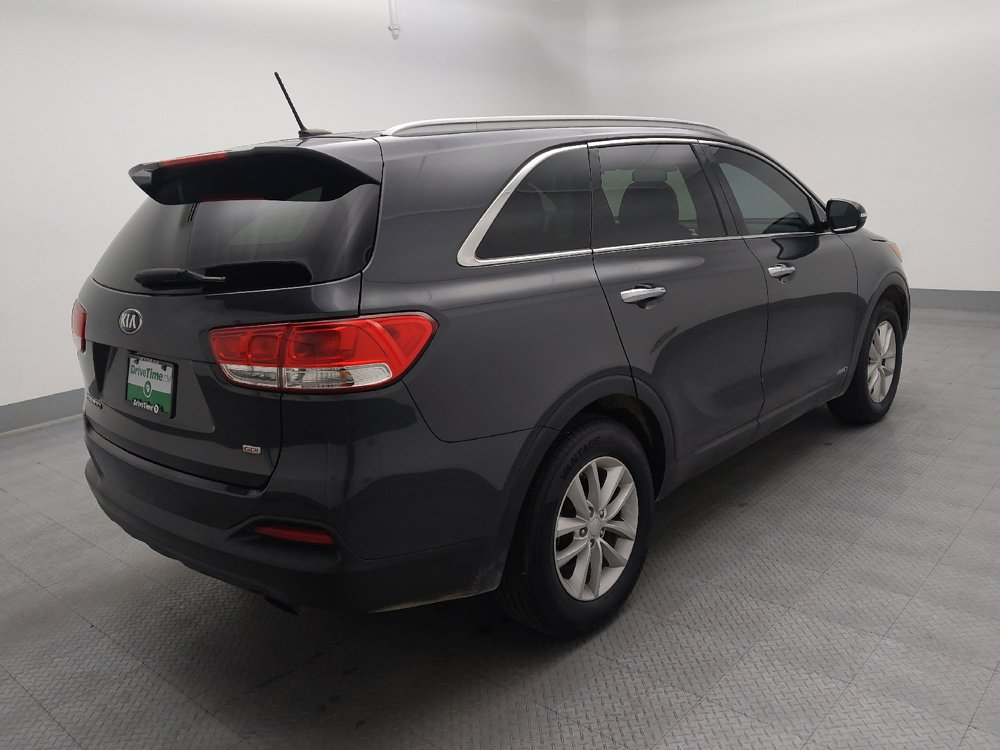 Used 2017 Kia Sorento AWD image 9