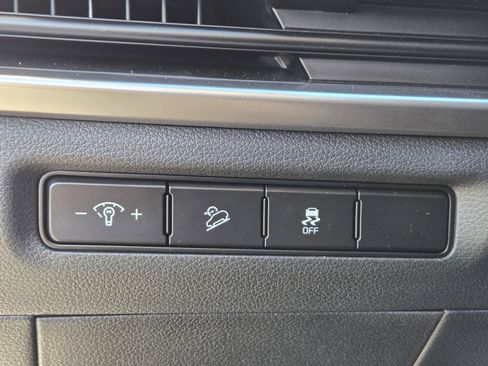 Used 2025 Kia Telluride LX FWD image 21