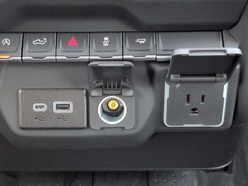 Used 2026 Chevrolet Silverado 1500 Custom RWD image 33