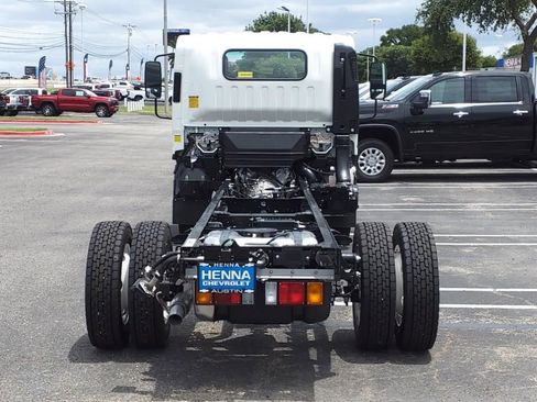 New 2025 Chevrolet Low Cab Forward image 5