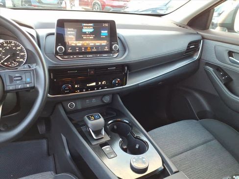 Certified 2022 Nissan Rogue SV image 13