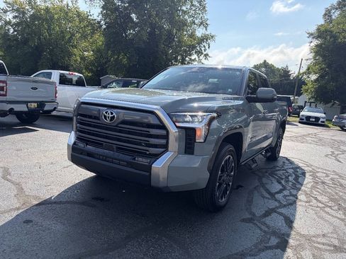 Used 2026 Toyota Tundra Limited AWD/4WD image 4