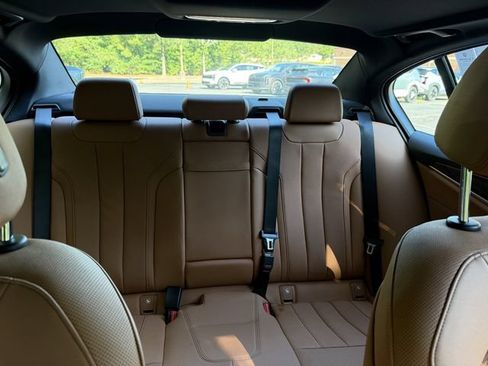 Used 2023 BMW 530i w/ Convenience Package RWD image 32