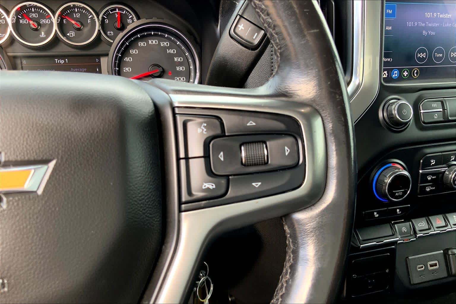 Used 2020 Chevrolet Silverado 1500 LT w/ Fleet Comfort Package AWD/4WD image 24