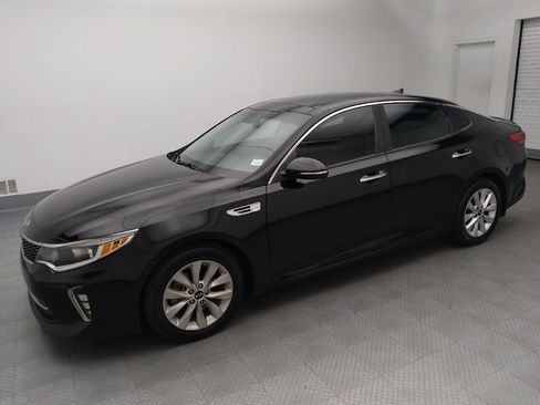 Used 2018 Kia Optima S w/ Panoramic Sunroof Package FWD image 2