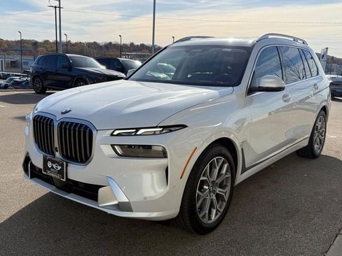 Used 2023 BMW X7 xDrive40i w/ Premium Package AWD/4WD image 8