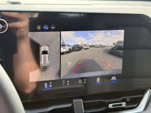 New 2026 Chevrolet Equinox LT w/ Safety and Technology Package FWD image 26