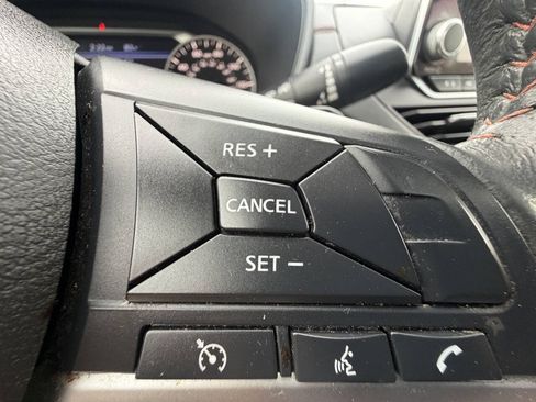 Used 2022 Nissan Altima 2.5 SR w/ Midnight Edition Package FWD image 14