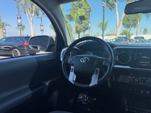 Used 2019 Toyota Tacoma SR5 RWD image 22
