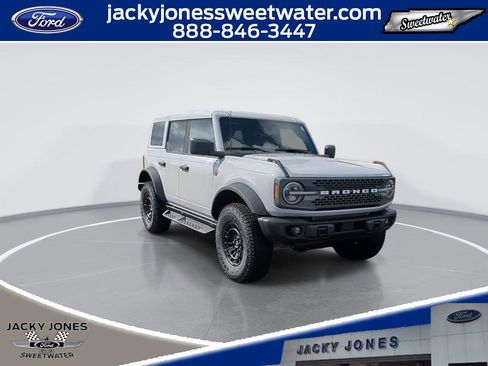 New 2026 Ford Bronco Badlands image 2