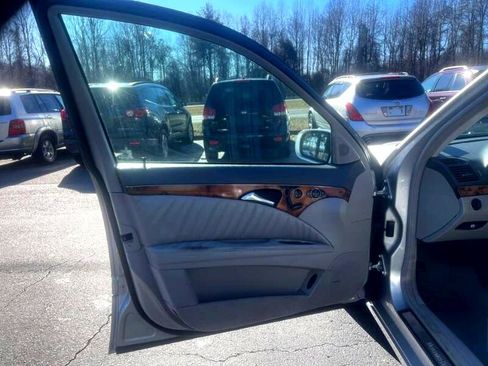 Used 2004 Mercedes-Benz E 320 4MATIC Sedan image 9