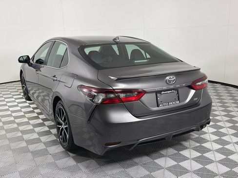 Used 2021 Toyota Camry SE FWD image 7