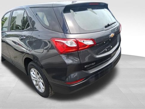 Used 2019 Chevrolet Equinox LS FWD image 5