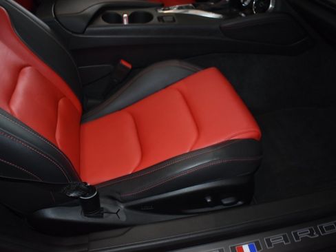 Used 2019 Chevrolet Camaro LT image 8