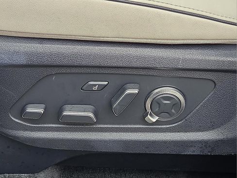 Used 2024 Hyundai Palisade Calligraphy image 16