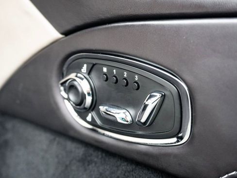 Used 2023 Aston Martin DB11 Coupe RWD image 20