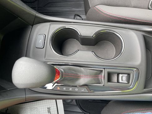 Used 2022 Chevrolet Equinox RS w/ LPO, Floor Liner Package image 35