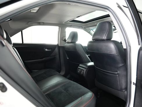 Used 2015 Toyota Camry XSE w/ Advanced Technology Package FWD image 39