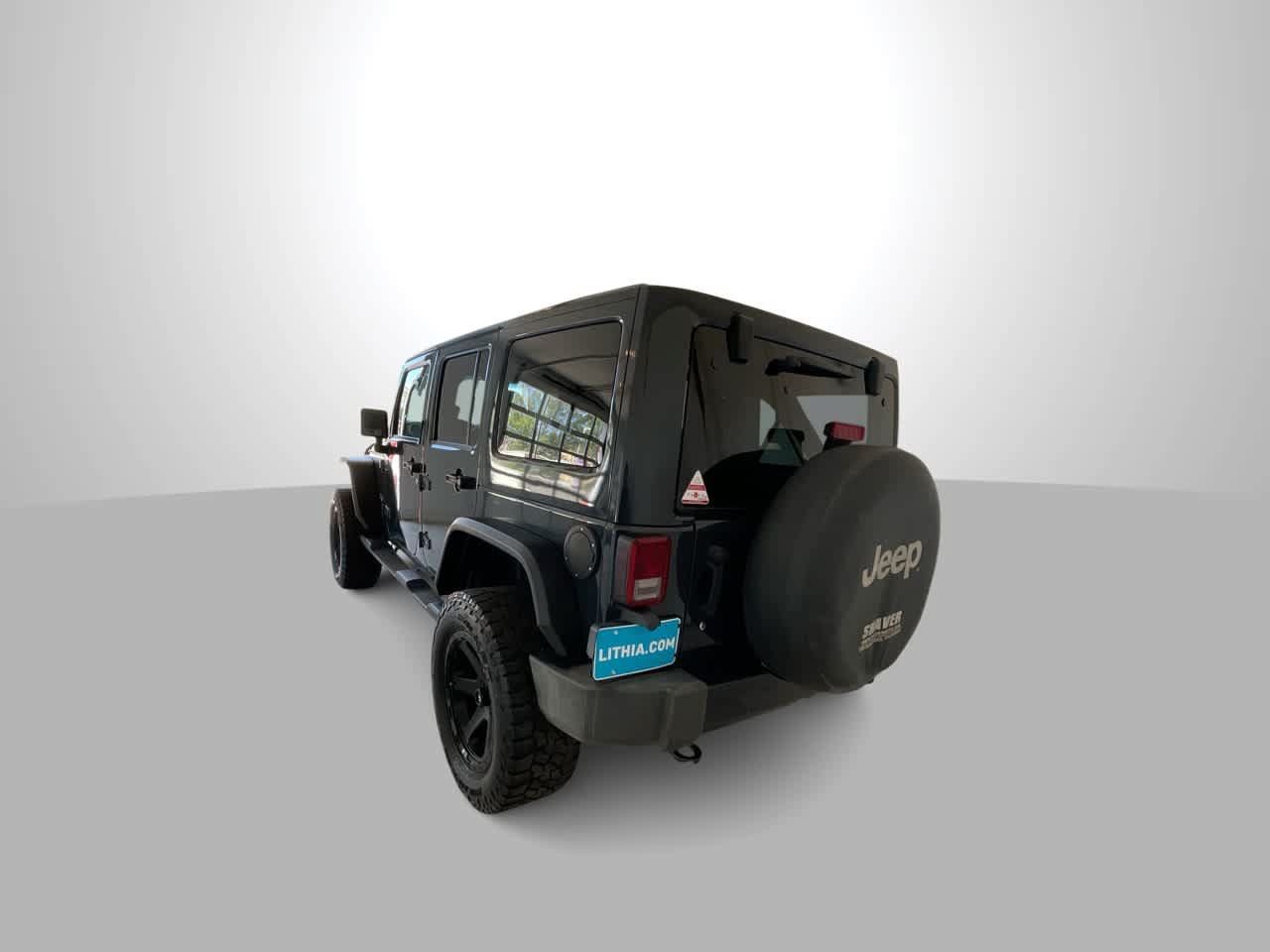 Used 2016 Jeep Wrangler Unlimited Sahara AWD/4WD image 6