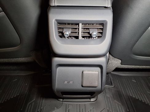 Certified 2025 Cadillac Optiq Luxury 1 w/ LPO, Floor Liner Package AWD/4WD image 16